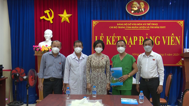 Lãnh đạo TP. Vũng Tàu thăm, chúc Tết các cơ sở điều trị bệnh COVID-19