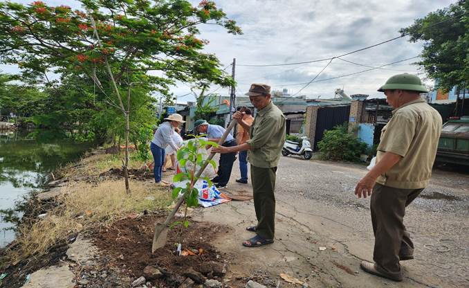 Thi đua hoàn thành tốt nhiệm vụ phát triển kinh tế-xã hội năm 2024 để chào mừng đại hội Đảng các cấp nhiệm kỳ 2025-2030