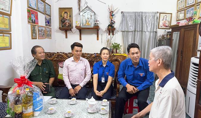 Tuổi trẻ thành phố Vũng Tàu khắc ghi lời Bác dạy về truyền thống “uống nước nhớ nguồn”