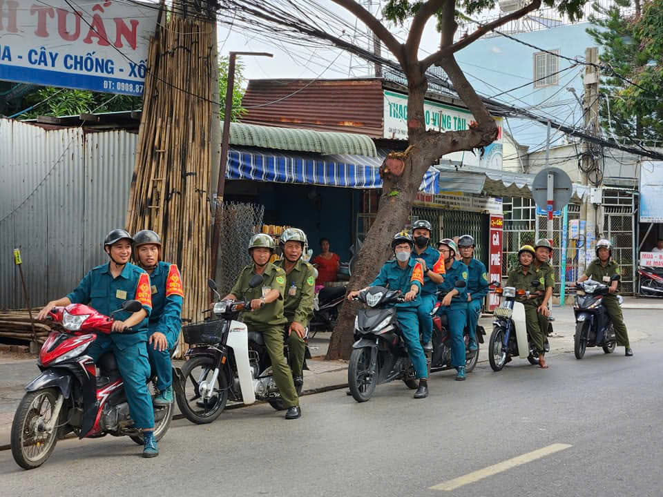 Bám cơ sở, nỗ lực giữ bình yên trên từng khu phố