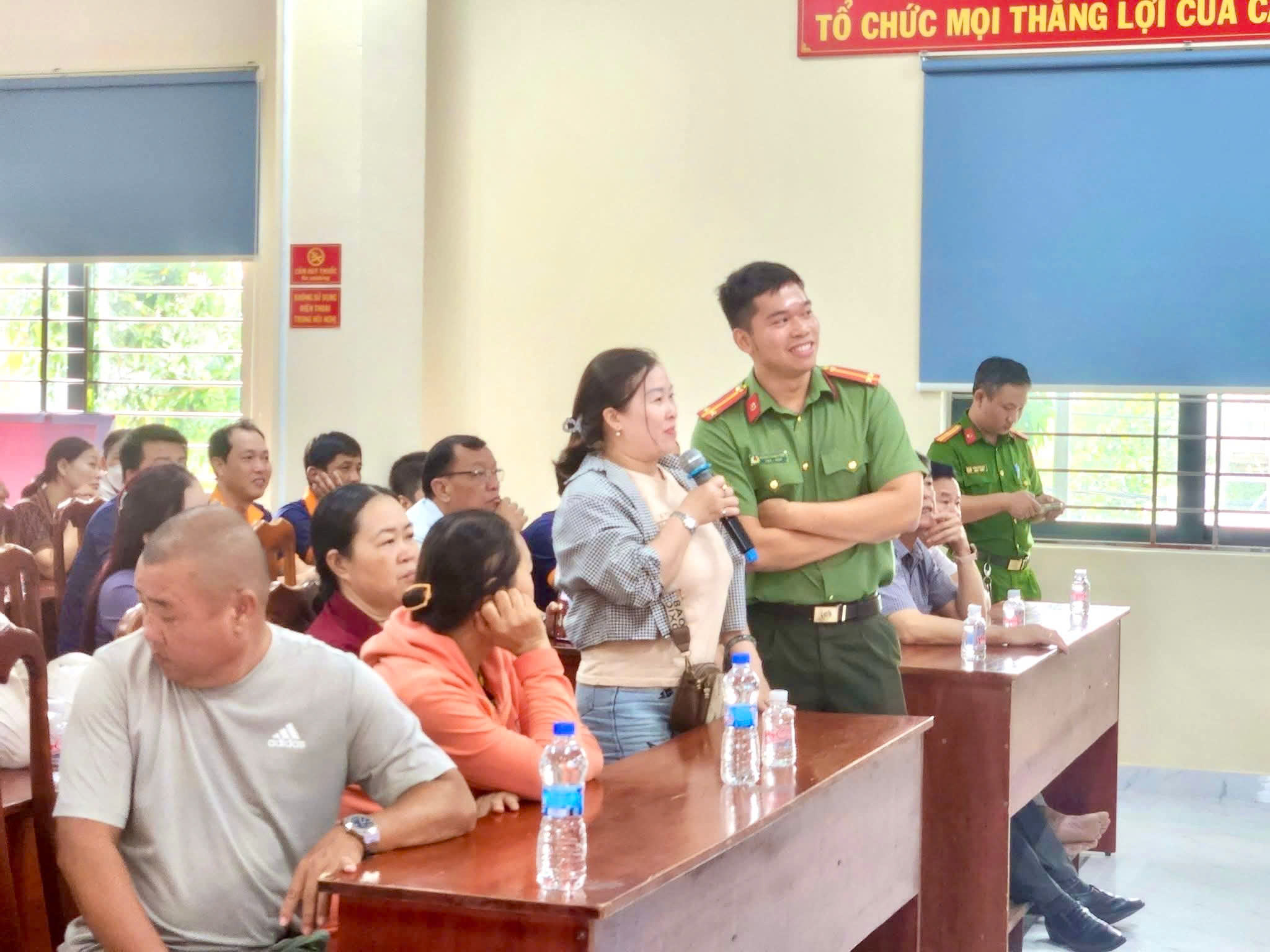 Nhân dân có quyền tiếp cận với thông tin pháp luật