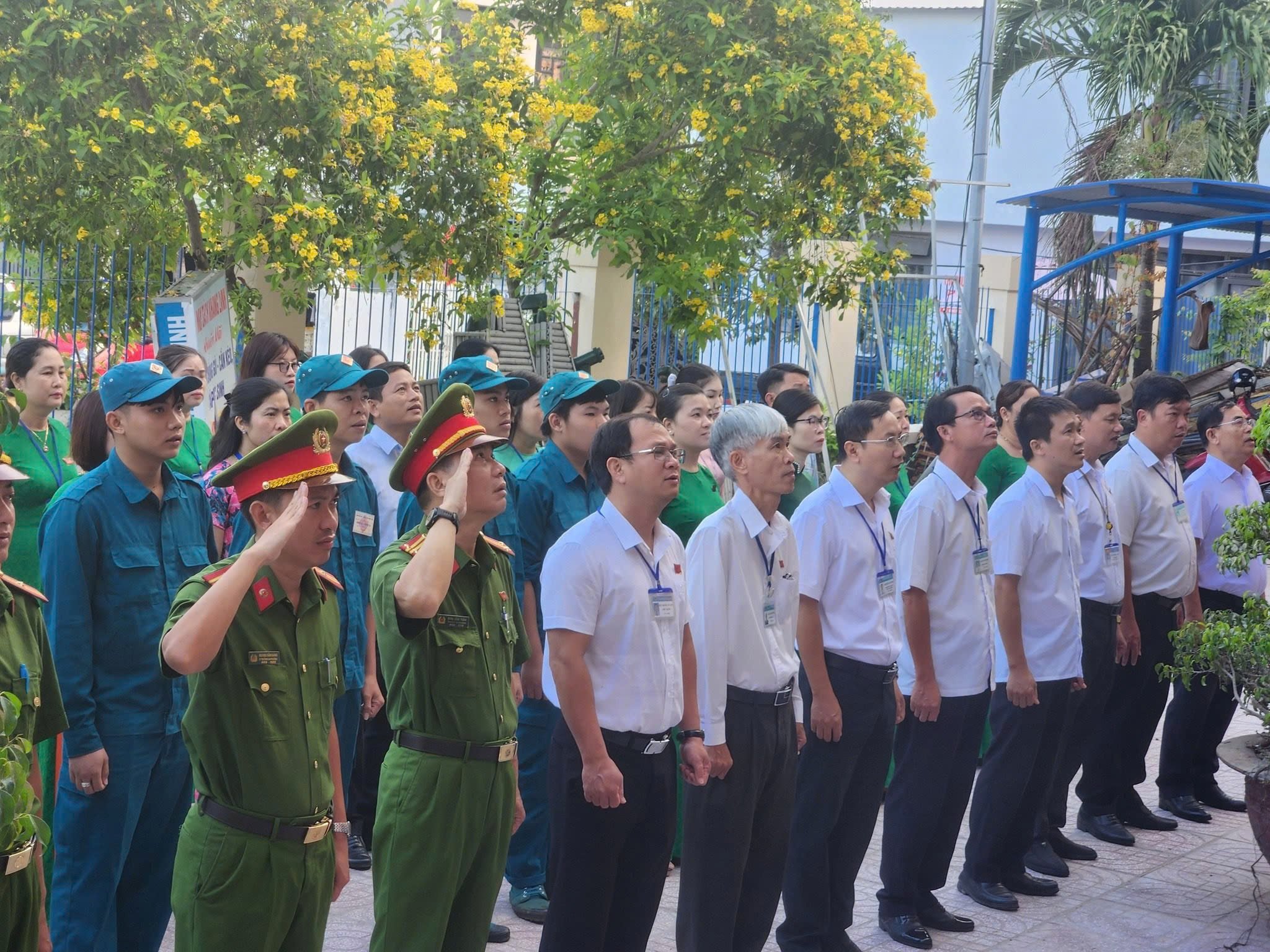 Chào cờ đầu tuần - một nét đẹp văn hóa cần được duy trì thực hiện