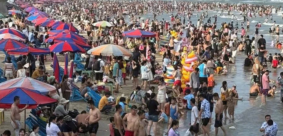 Vũng Tàu hút khách mùa nắng nóng: Du lịch biển vào cao điểm, dịch vụ vận hành ổn định