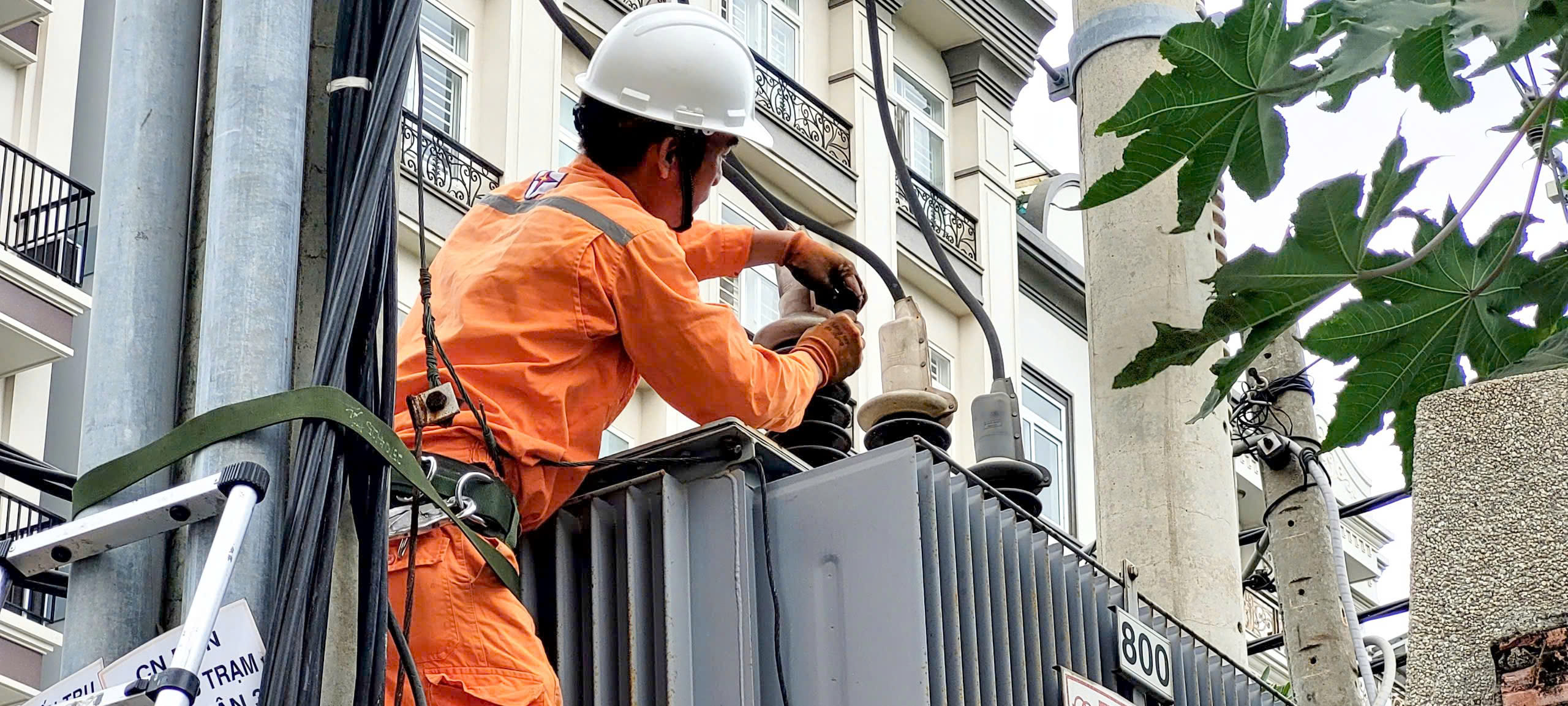 Mỗi người dân cần sử dụng điện tiết kiệm và hiệu quả