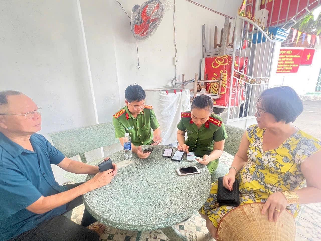 Vũng Tàu: Người dân chủ động góp ý sửa đổi Hiến pháp qua VNeID – Dân chủ thực chất, ứng dụng công nghệ số.